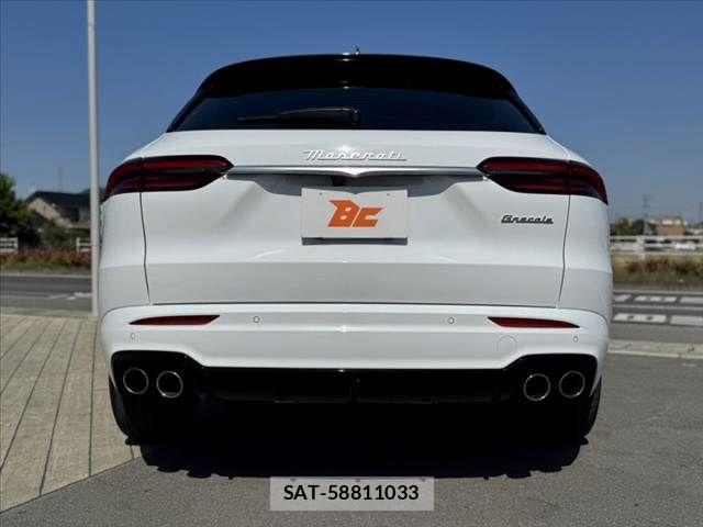 Maserati Grecale 2023-10 7455540-13