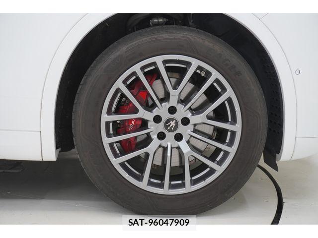 Maserati Grecale 2023-08 7962510-10
