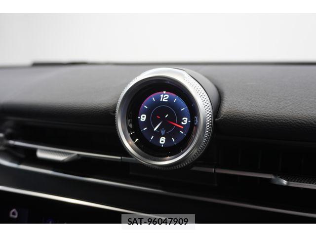 Maserati Grecale 2023-08 7962510-24
