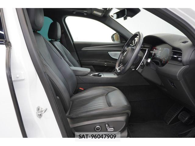 Maserati Grecale 2023-08 7962510-26
