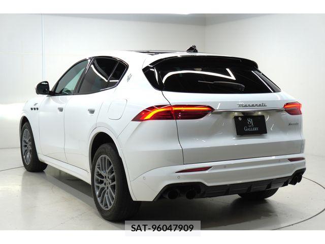 Maserati Grecale 2023-08 7962510-5