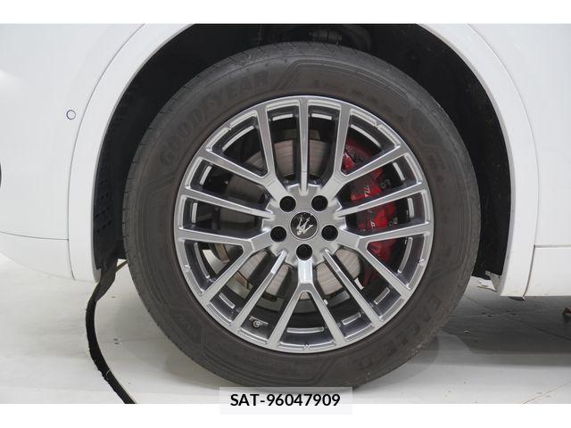 Maserati Grecale 2023-08 7962510-7