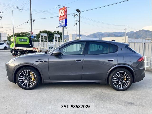 Maserati Grecale 2023-07 8315274-15