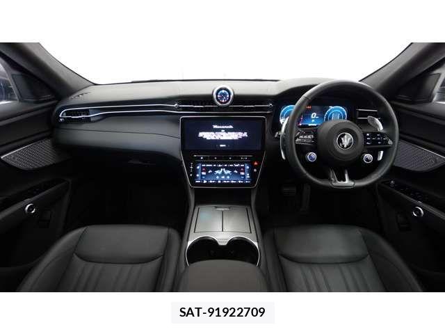 Maserati Grecale 2024-07 8457856-7
