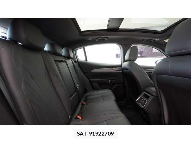 Maserati Grecale 2024-07 8457856-13