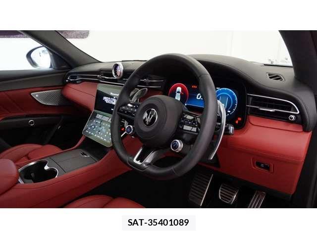 Maserati Grecale 2023-12 8457854-8