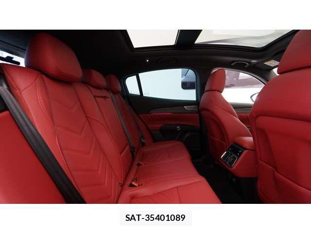 Maserati Grecale 2023-12 8457854-13