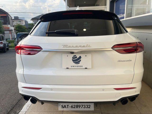 Maserati Grecale 2023-07 8525631-15