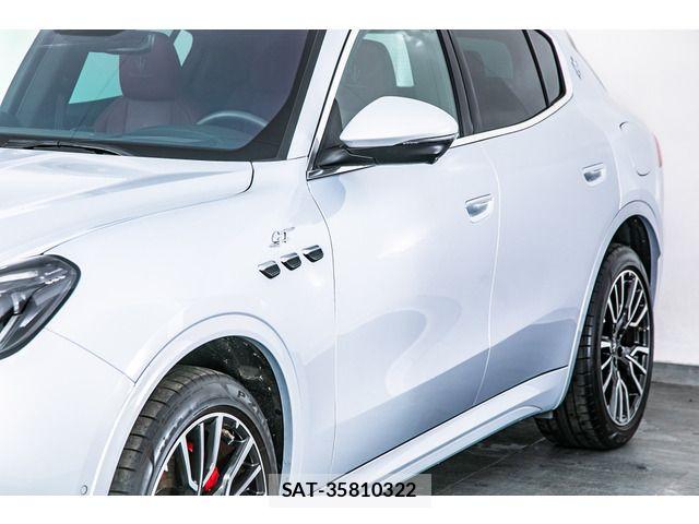 Maserati Grecale 2023-04 8830088-16