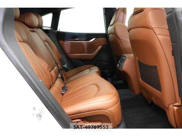 Maserati LEVANTE 2018-11 807820-14