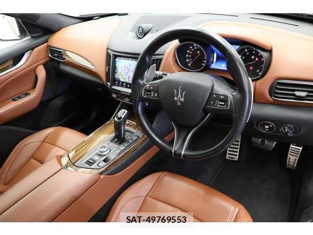 Maserati LEVANTE 2018-11 807820-5