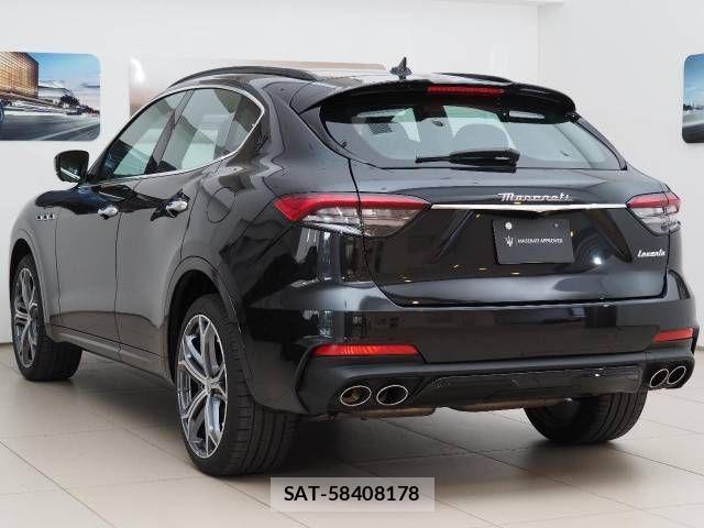 Maserati LEVANTE 2023-06 1182362-17