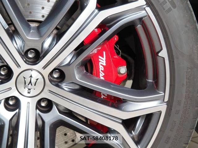 Maserati LEVANTE 2023-06 1182362-19
