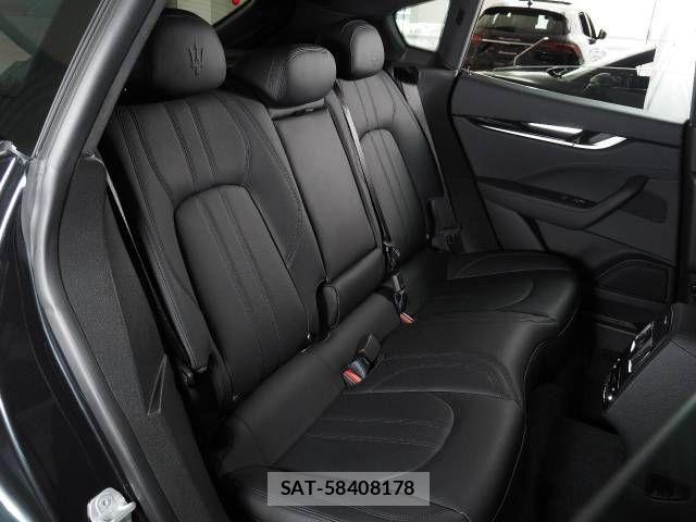 Maserati LEVANTE 2023-06 1182362-7