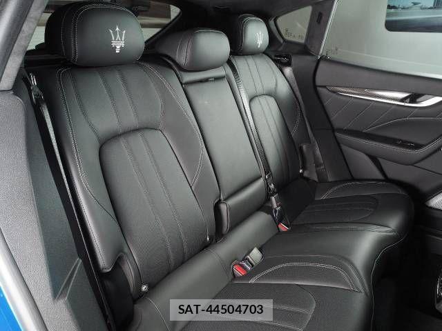 Maserati LEVANTE 2022-11 1217572-9