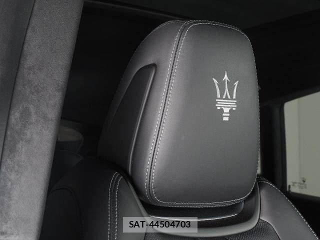 Maserati LEVANTE 2022-11 1217572-10