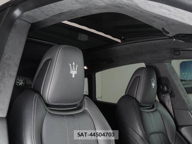 Maserati LEVANTE 2022-11 1217572-14