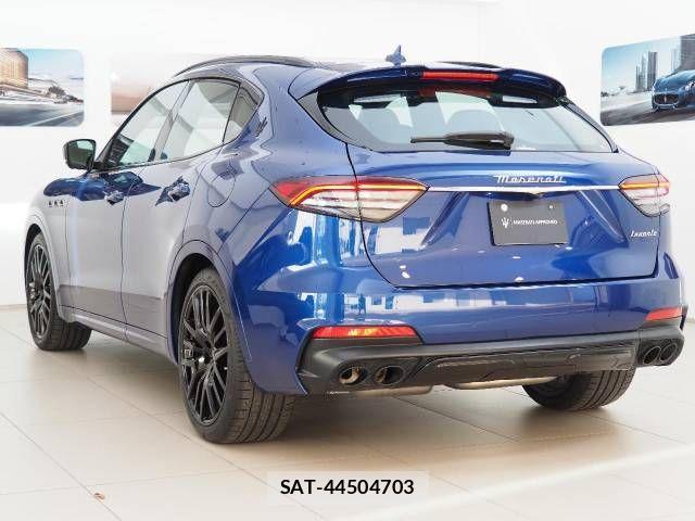 Maserati LEVANTE 2022-11 1217572-3