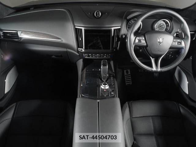 Maserati LEVANTE 2022-11 1217572-5
