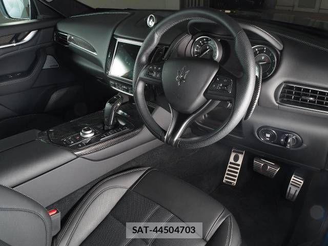 Maserati LEVANTE 2022-11 1217572-7