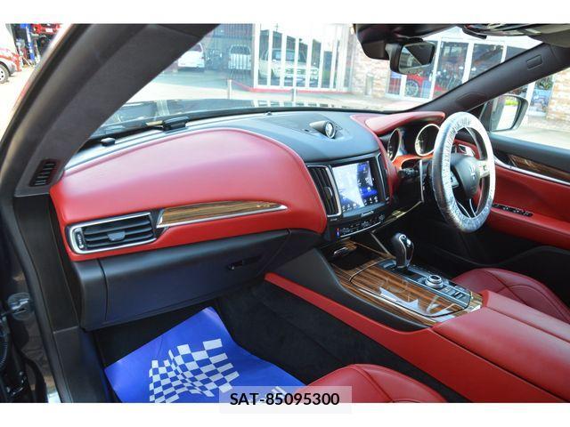 Maserati LEVANTE 2018-06 1222599-14