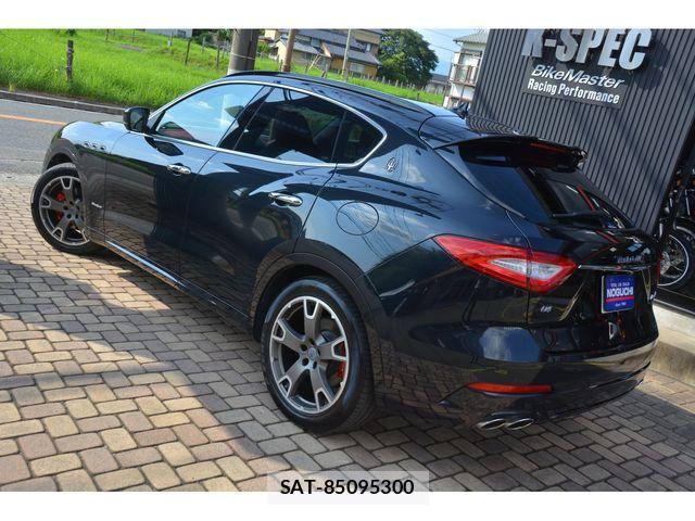 Maserati LEVANTE 2018-06 1222599-20