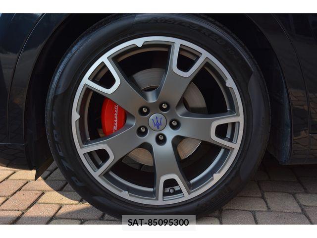 Maserati LEVANTE 2018-06 1222599-23