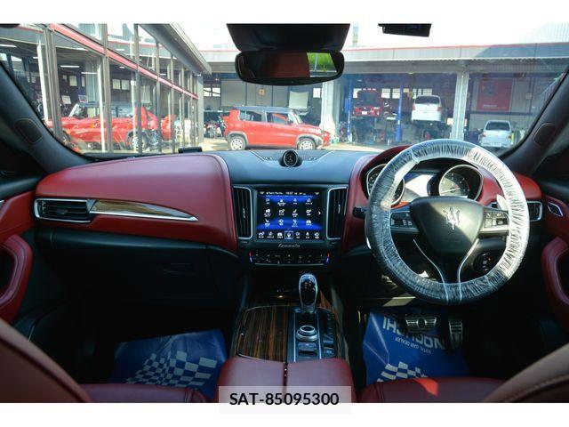 Maserati LEVANTE 2018-06 1222599-6