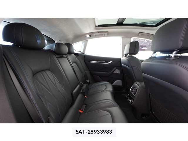 Maserati LEVANTE 2022-12 1236953-13