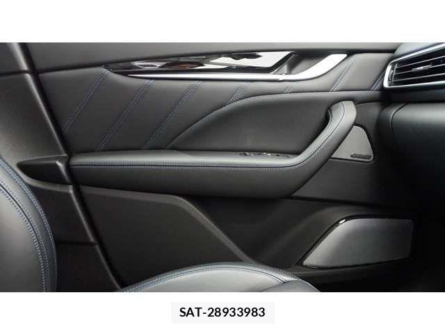 Maserati LEVANTE 2022-12 1236953-16
