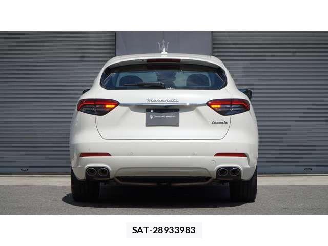 Maserati LEVANTE 2022-12 1236953-3