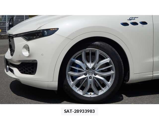Maserati LEVANTE 2022-12 1236953-6