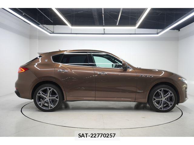 Maserati LEVANTE 2020-09 1413356-3