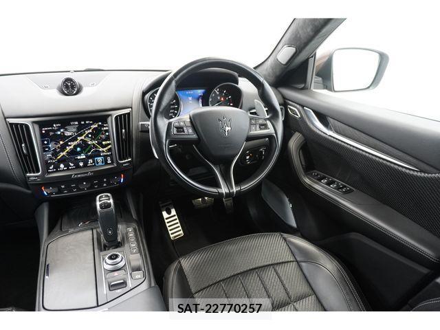 Maserati LEVANTE 2020-09 1413356-8