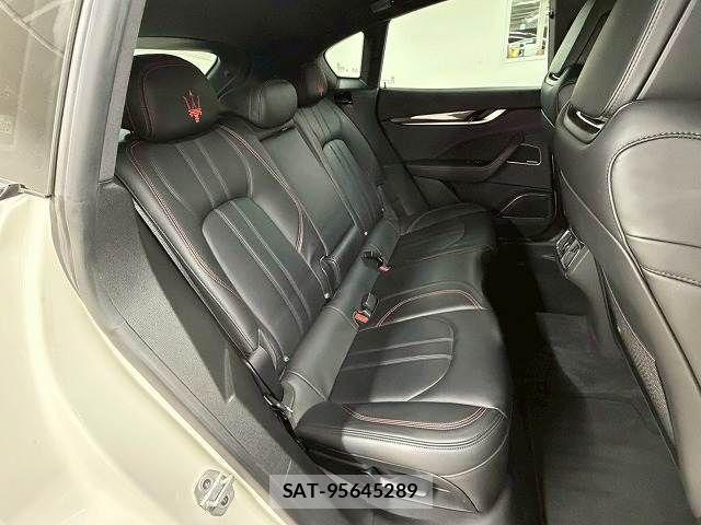 Maserati LEVANTE 2018-06 1744719-10