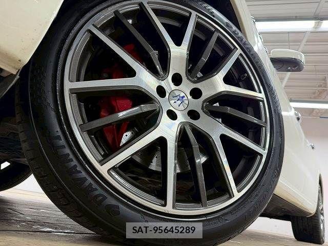 Maserati LEVANTE 2018-06 1744719-12