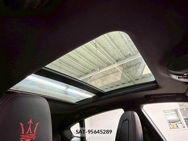 Maserati LEVANTE 2018-06 1744719-4