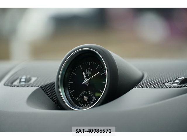 Maserati LEVANTE 2017-01 3414562-11