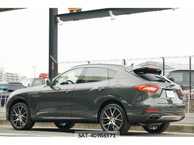 Maserati LEVANTE 2017-01 3414562-23