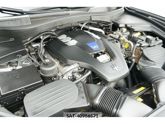 Maserati LEVANTE 2017-01 3414562-3