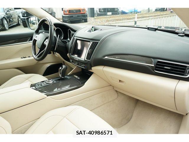 Maserati LEVANTE 2017-01 3414562-7