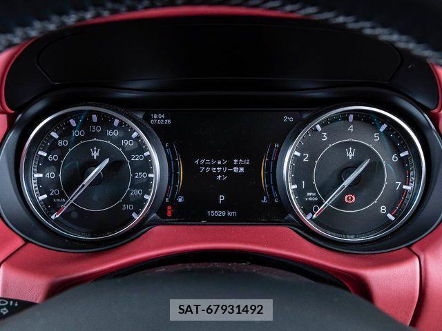 Maserati LEVANTE 2022-12 3675288-14
