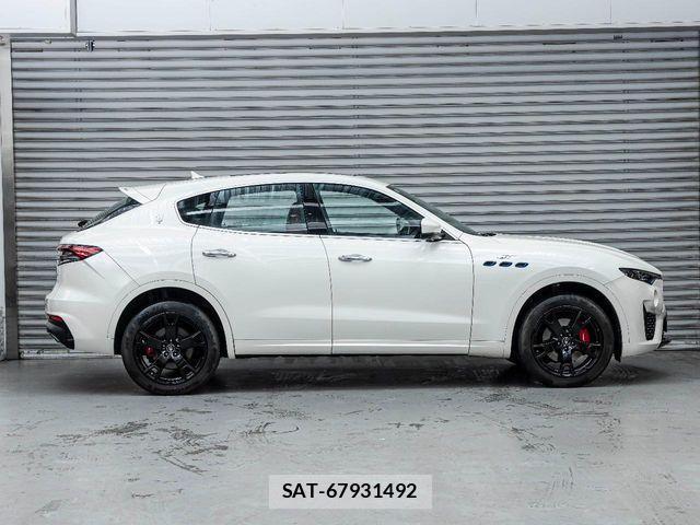 Maserati LEVANTE 2022-12 3675288-17