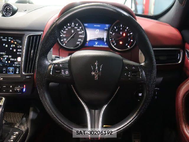 Maserati LEVANTE 2019-09 4044950-26