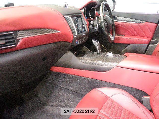 Maserati LEVANTE 2019-09 4044950-7