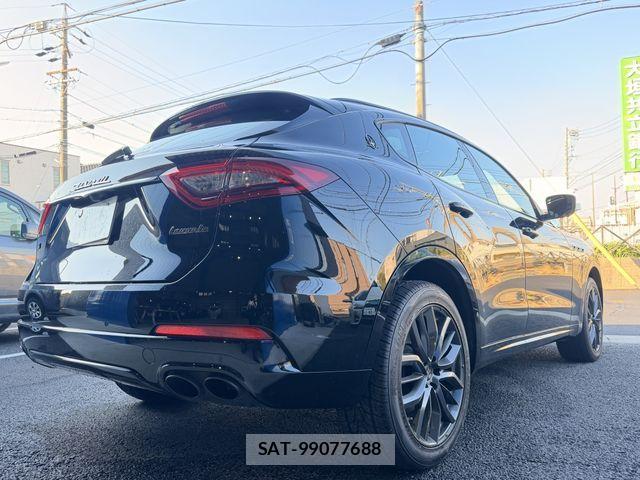Maserati LEVANTE 2019-10 4326557-9