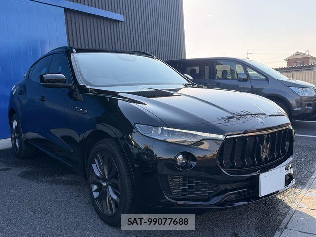 Maserati LEVANTE 2019-10 4326557-4