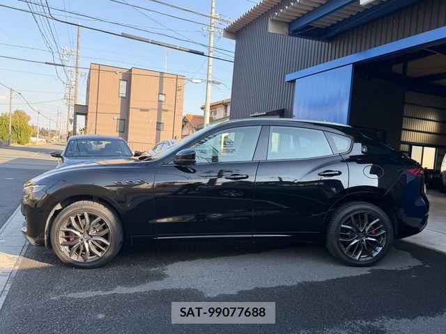 Maserati LEVANTE 2019-10 4326557-7