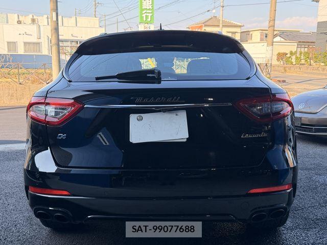 Maserati LEVANTE 2019-10 4326557-8