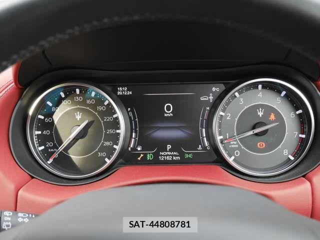 Maserati LEVANTE 2023-11 4595901-12